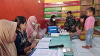 Peduli Kesehatan Mayarakat Perbatasan Satgas Pamtas Yonarmed 11 Kostrad Gelar Layanan Kesehatan Untuk Balita