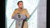 Dirjen Bina Keuangan Daerah Kemendagri Agus Fatoni Terima Penghargaan dan PIN Emas Dari Menteri BUMN