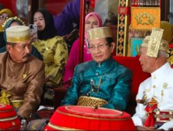 Menteri Agama di Anugerahi Adat Kedatuan Luwu