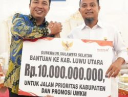 Gubernur SulSel Andi Sudirman Sulaiman Serahkan Bantuan Keuangan Senilai Rp10 Miliar Pada Luwu utara