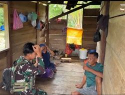 Anggota Pos Subin Satgas Pamtas Kewilayahan RI-PNG Yonif 763/SBA Berikan Pengobatan Gratis kepada Masyarakat Subin